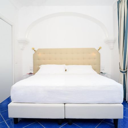 La Casa Di Paolo Casa Di Charme Hotell Marina di Camerota Eksteriør bilde