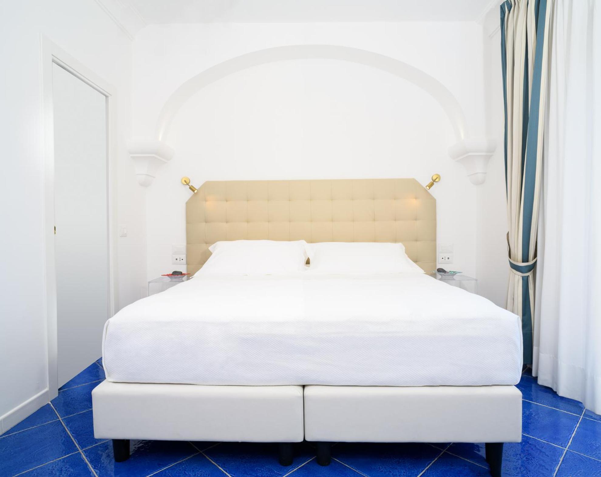 La Casa Di Paolo Casa Di Charme Hotell Marina di Camerota Eksteriør bilde
